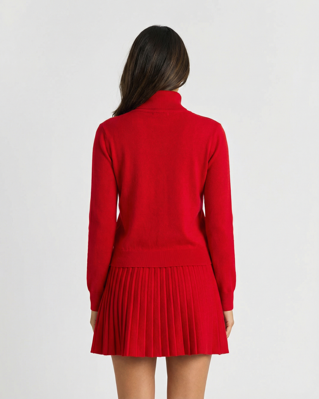 Sleek Women's Turtleneck Sweater And Pleated Shorts Set With Long Sleeve Top