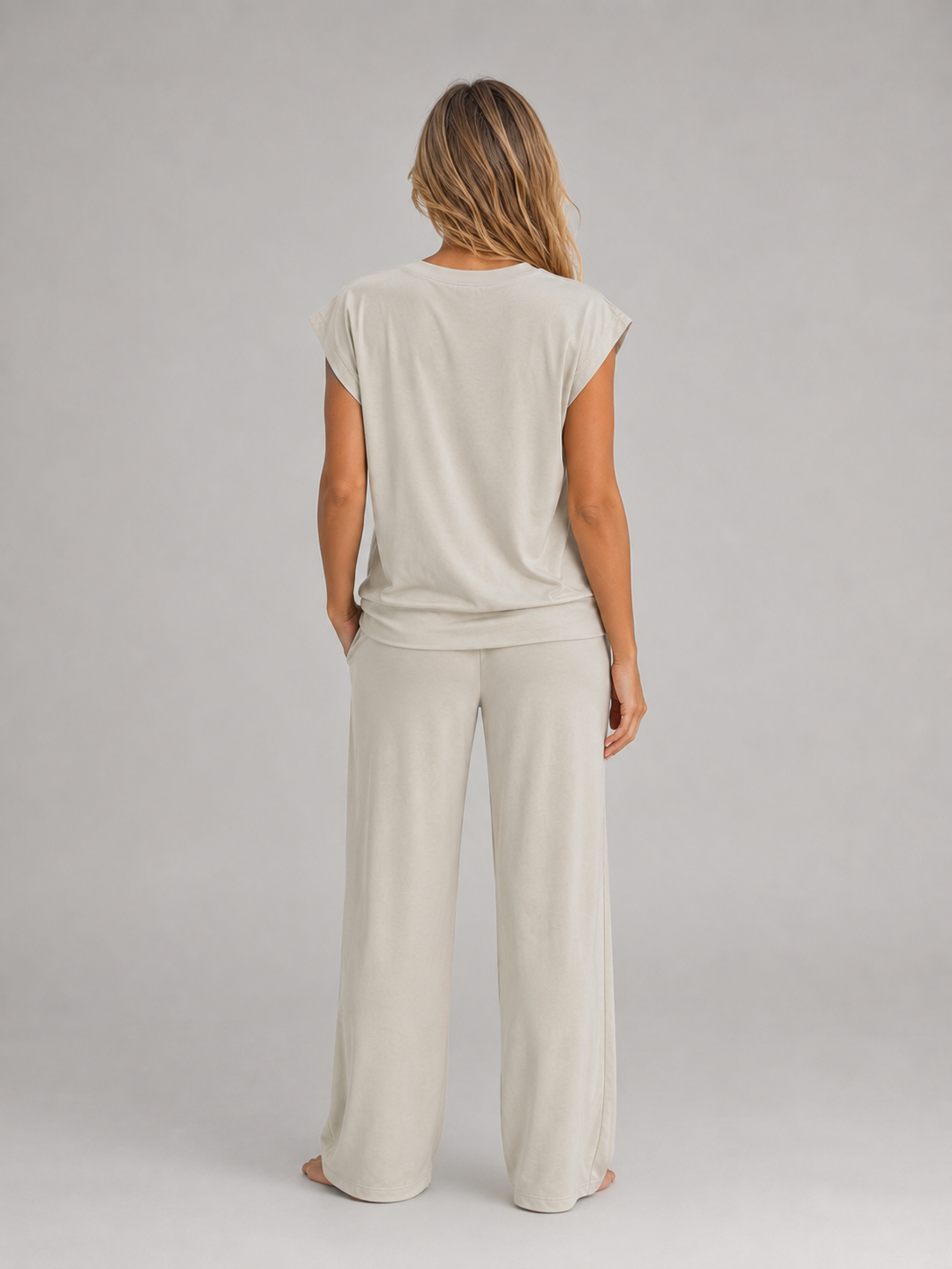 Women's Two-Piece Lounge Set – Relaxed T-Shirt & Wide Leg Trousers Co-Ord